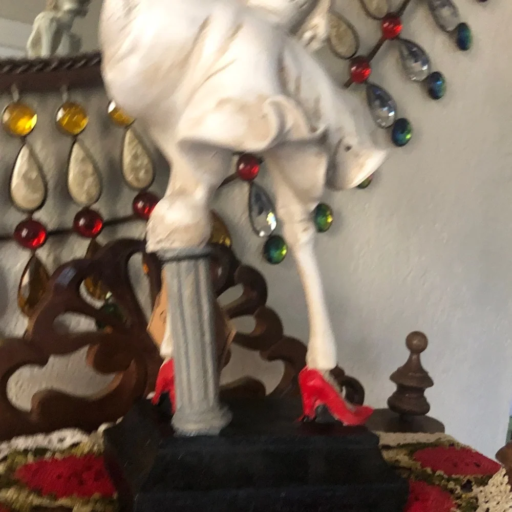 Hallow’s Eve white skeleton